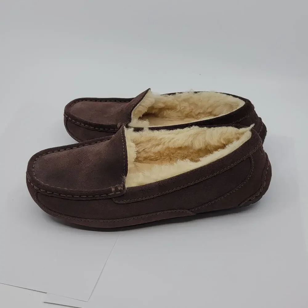 UGG 1974 Sheepskin Shearling  Slippers  Sz 4 EU 34 brown  Like new